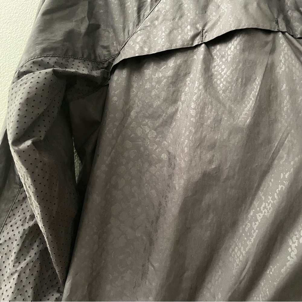 lululemon athletica Black Lightweight Hooded Windbreaker Jacket - Picture 10 of 16